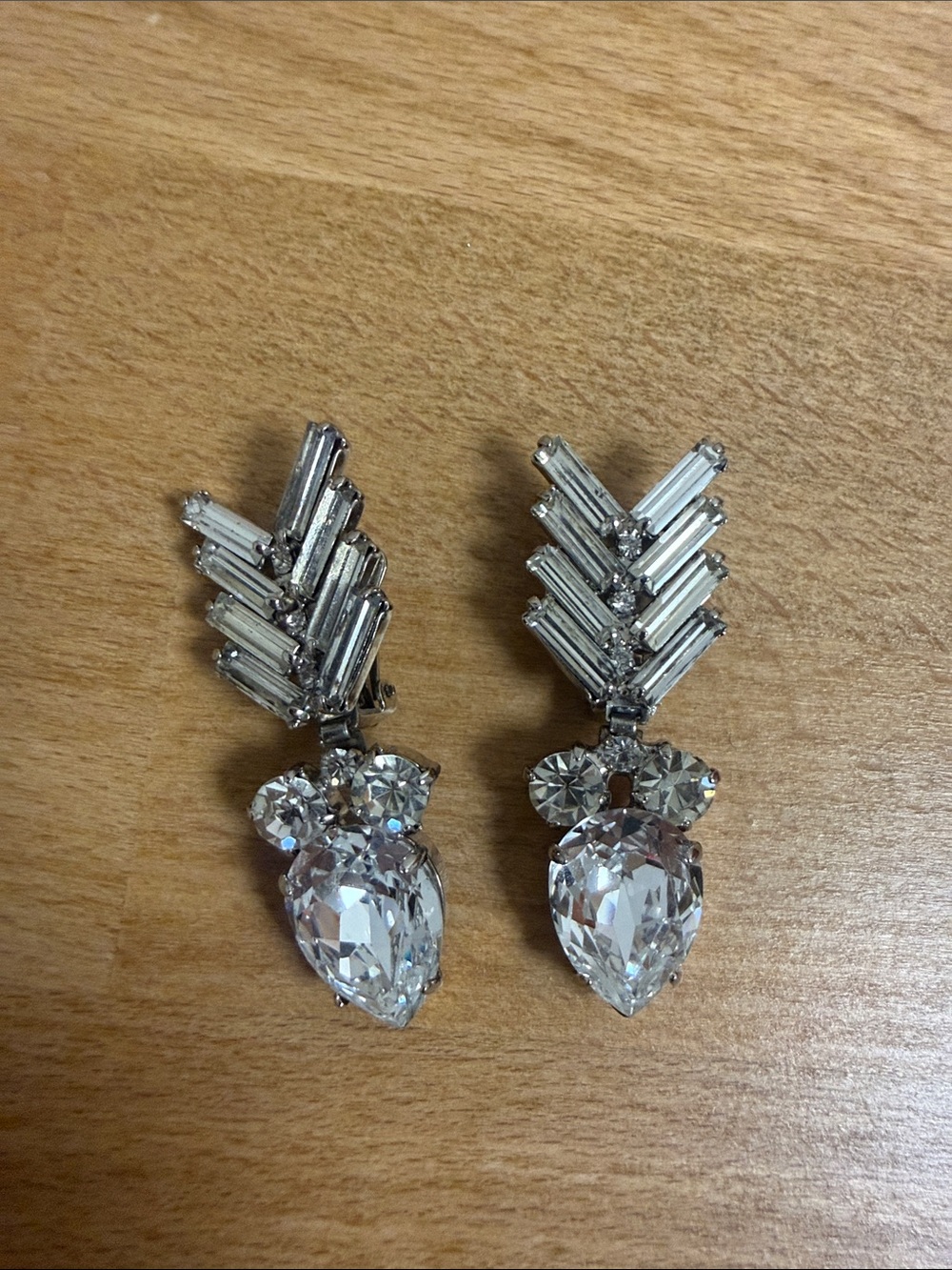Mandy Dan vintage look dangle clippies clip on earrings with rhinestones - Picture 2 of 5